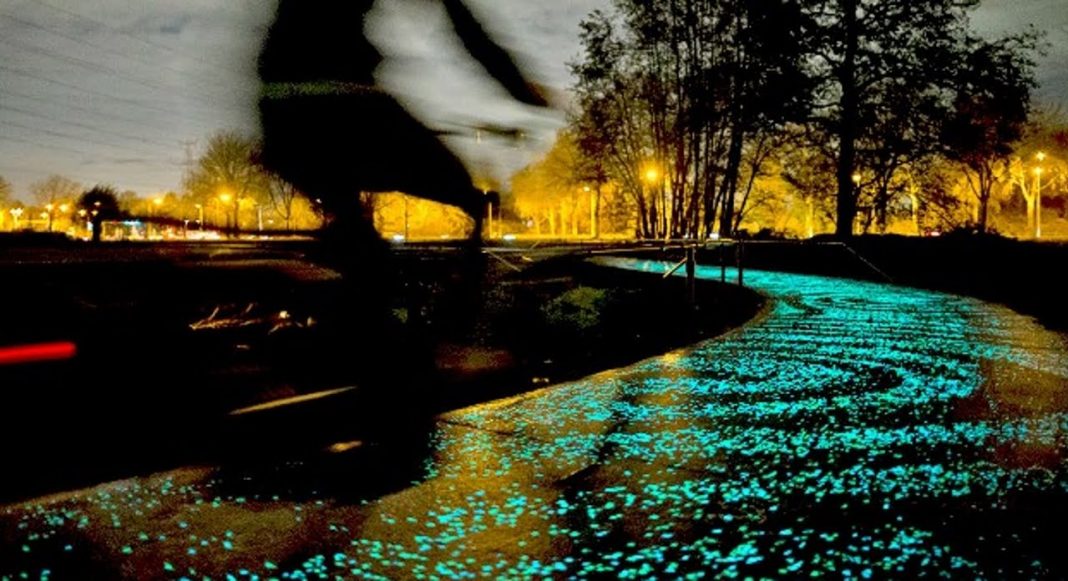 Világít a világ legszebb kerékpárútja Világít a világ legszebb kerékpárútja