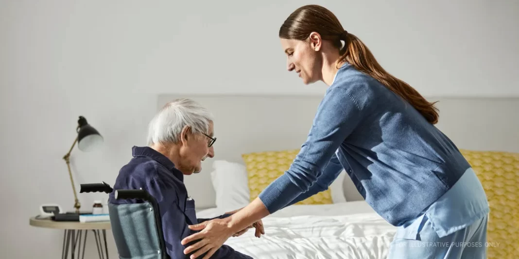 Évekig tartó keresgélés után egy nő megtalálta az apját az idősek otthonában, ahol dolgozik – A nap története Évekig tartó keresgélés után egy nő megtalálta az apját az idősek otthonában, ahol dolgozik – A nap története