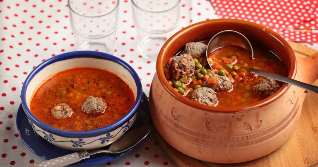 Zöldborsós húsgombócleves Zöldborsós húsgombócleves