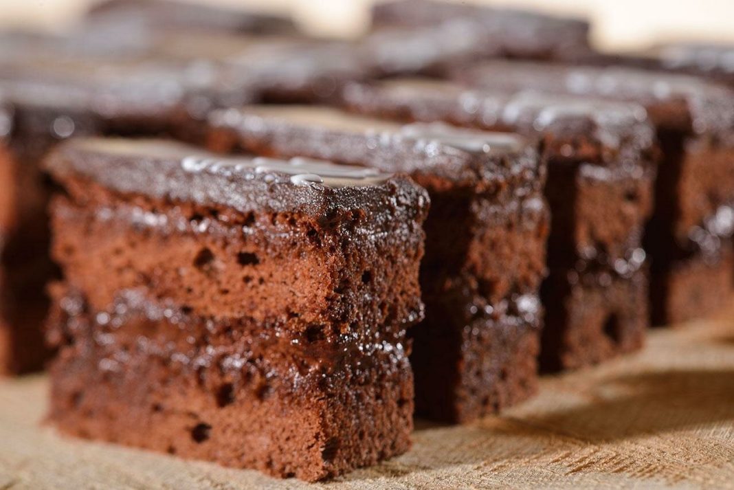 Csokoládékirályné szelet, igazi főzött házi csokoládékrémmel! Csokoládékirályné szelet, igazi főzött házi csokoládékrémmel!