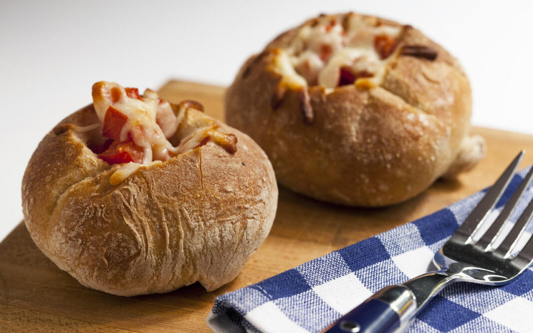 Tojásos töltött zsemle Tojásos töltött zsemle