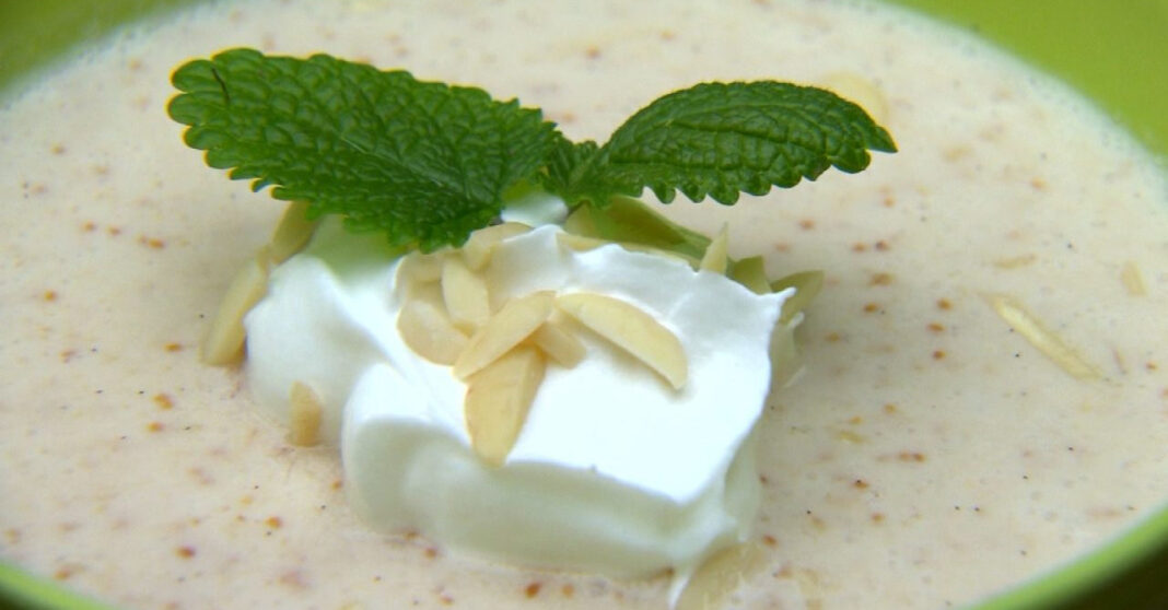 Hideg fügeleves Hideg fügeleves