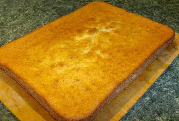 Elképesztően finom „egyszerű bögrés” sütemény Elképesztően finom „egyszerű bögrés” sütemény