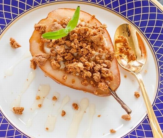 Sült körte túróval és kekszmorzsával, a zseniális villámdesszert Sült körte túróval és kekszmorzsával, a zseniális villámdesszert