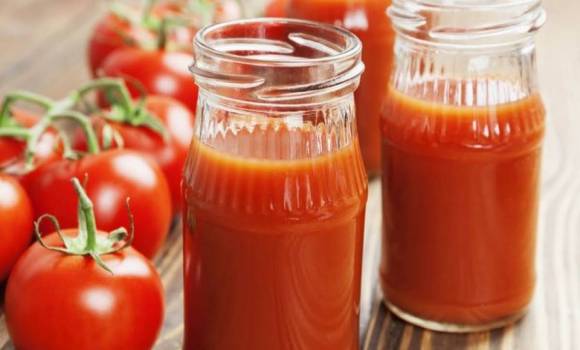 Két hónapig minden nap megivott egy csésze paradicsomlevet. Az eredmény még őt is meglepte! Két hónapig minden nap megivott egy csésze paradicsomlevet. Az eredmény még őt is meglepte!