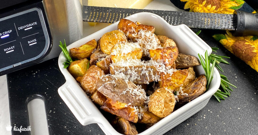 Rozmaringos-fokhagymás sült burgonya Air Fryer-ben