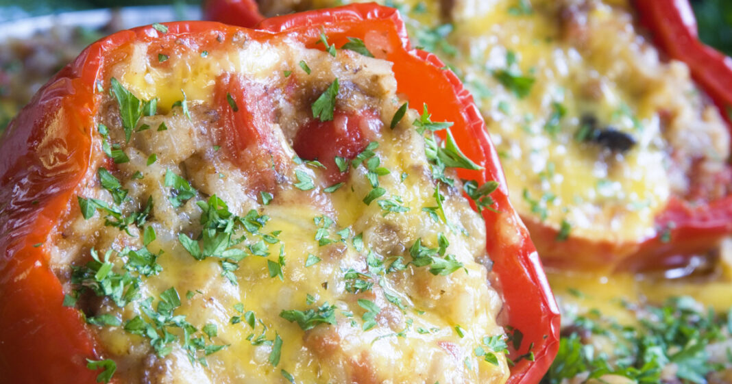 Húsmentes, könnyű vacsora kaliforniai paprikával – Színes, ízes és kevés kalória van benne Húsmentes, könnyű vacsora kaliforniai paprikával – Színes, ízes és kevés kalória van benne