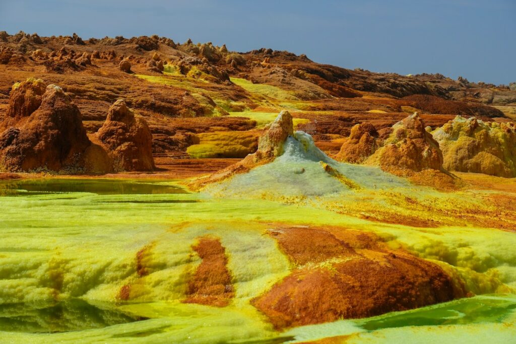 Dallol: a Föld egyik legidegenebb tája, ahol a színek is veszélyt jeleznek