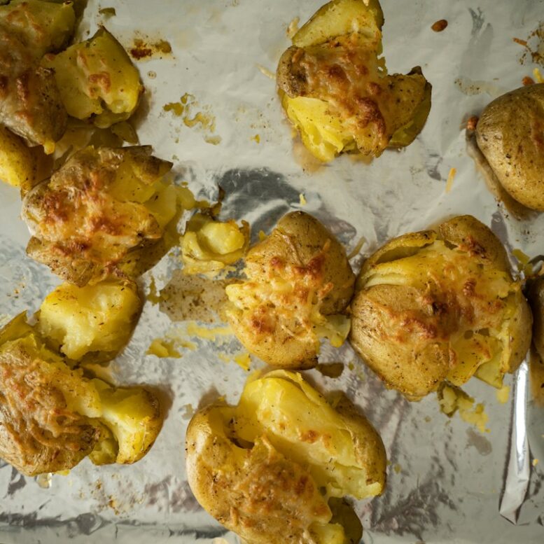 Ropogós parmezános tört burgonya